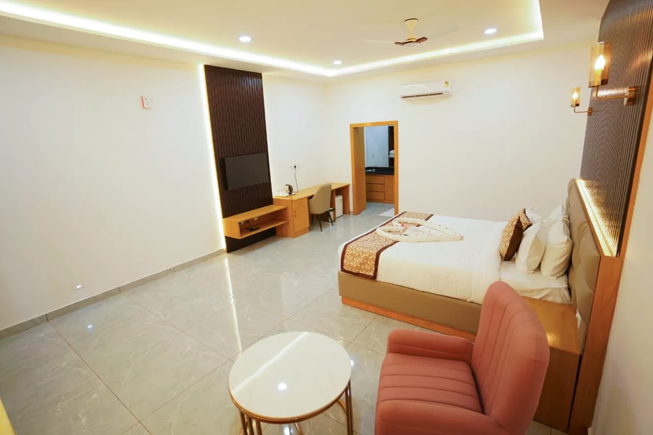 ELITE COTTAGES