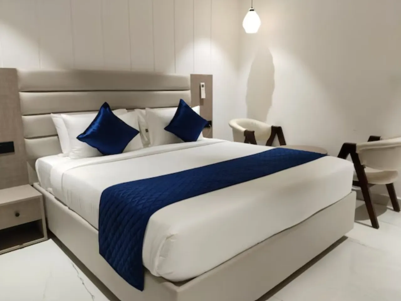 Premium King Room