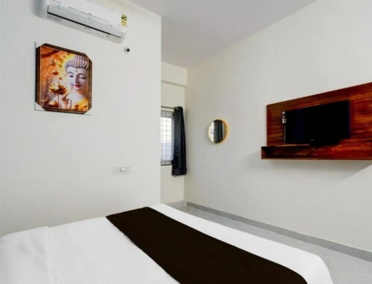 Deluxe AC Room