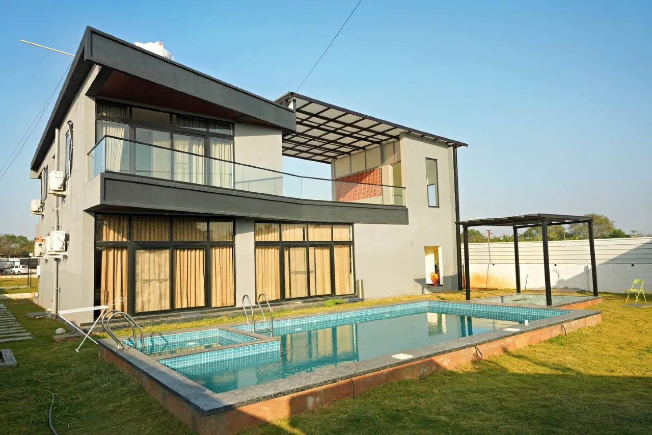 Private swimming pool at Joy Retreat, Bakaram, Moinabad