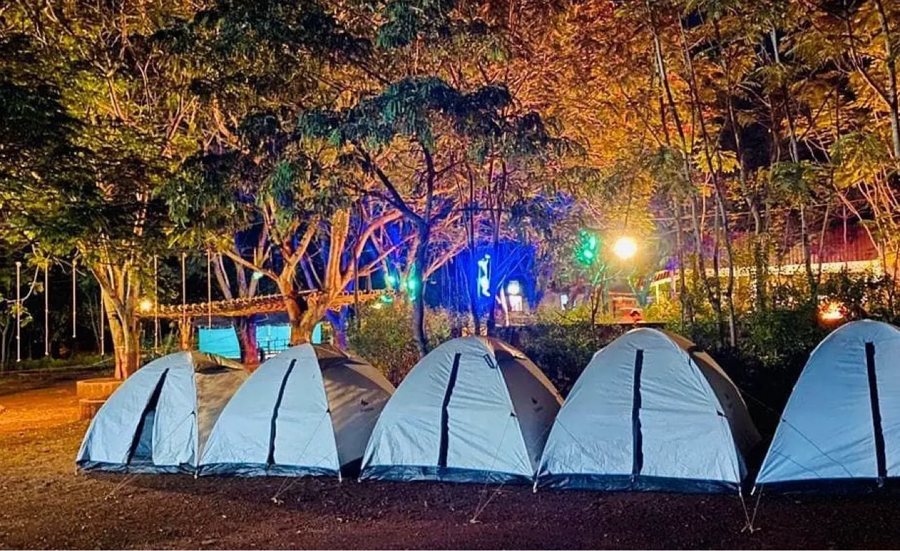 Dormitory/Dome Tent