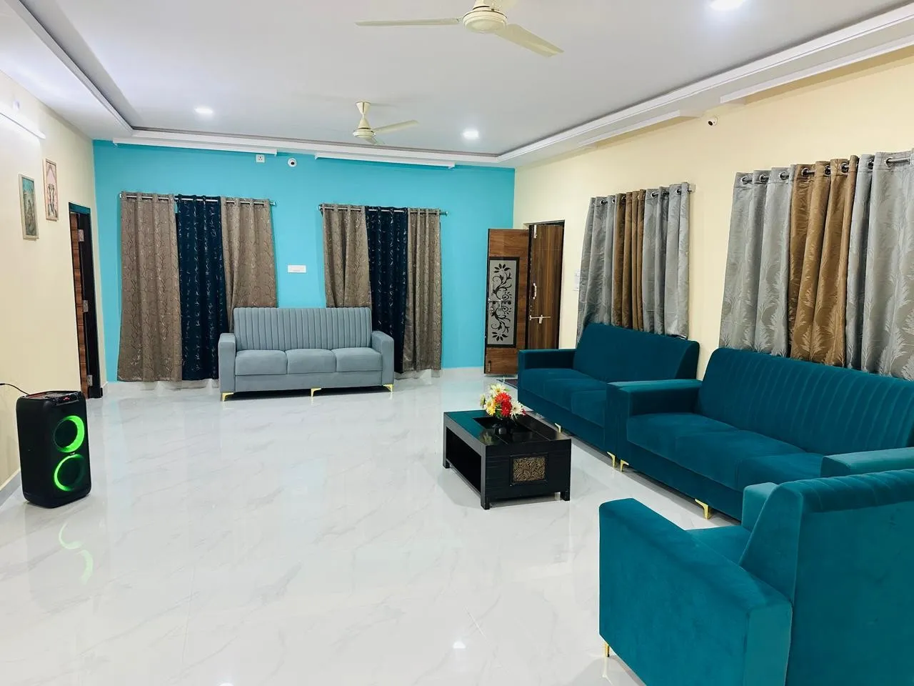 Living room at R A S Farmhouse, Moinabad