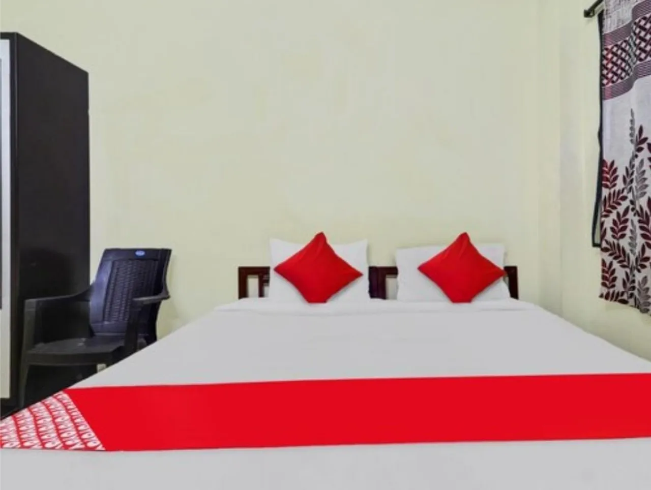 Deluxe Non Ac