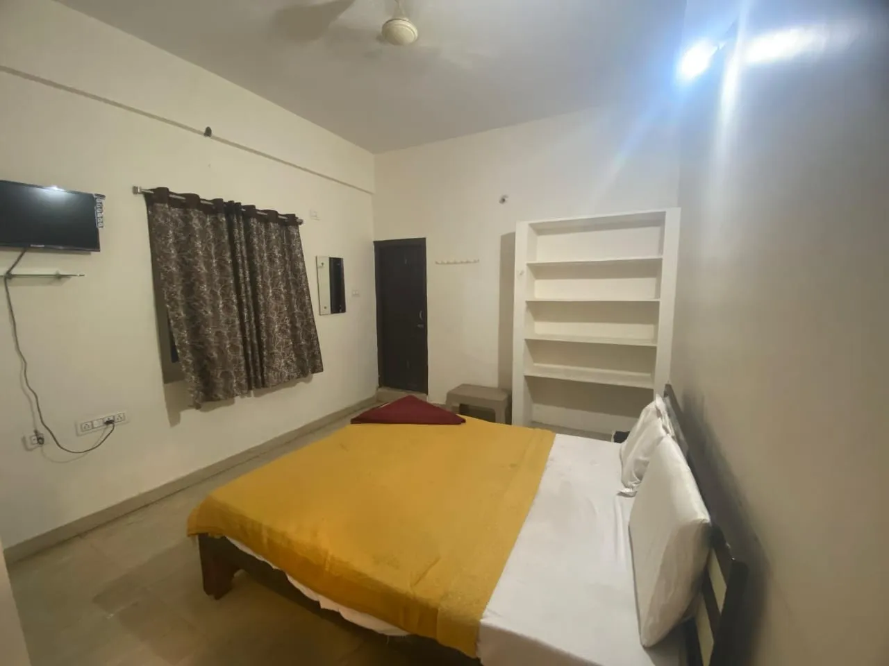 Duluxe Non-AC